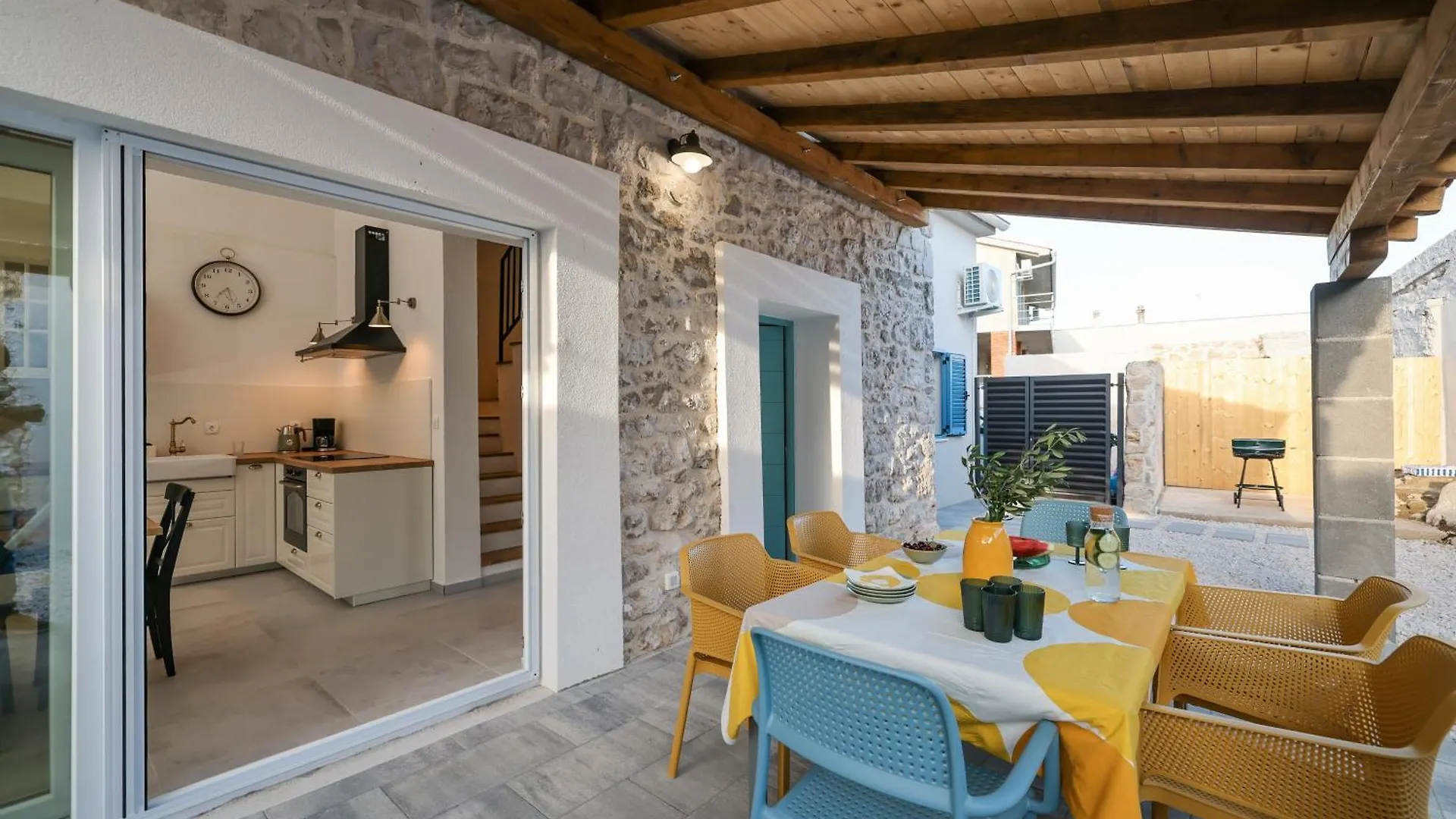 فيلا Stone House Lole Ražanac بيت للعطل