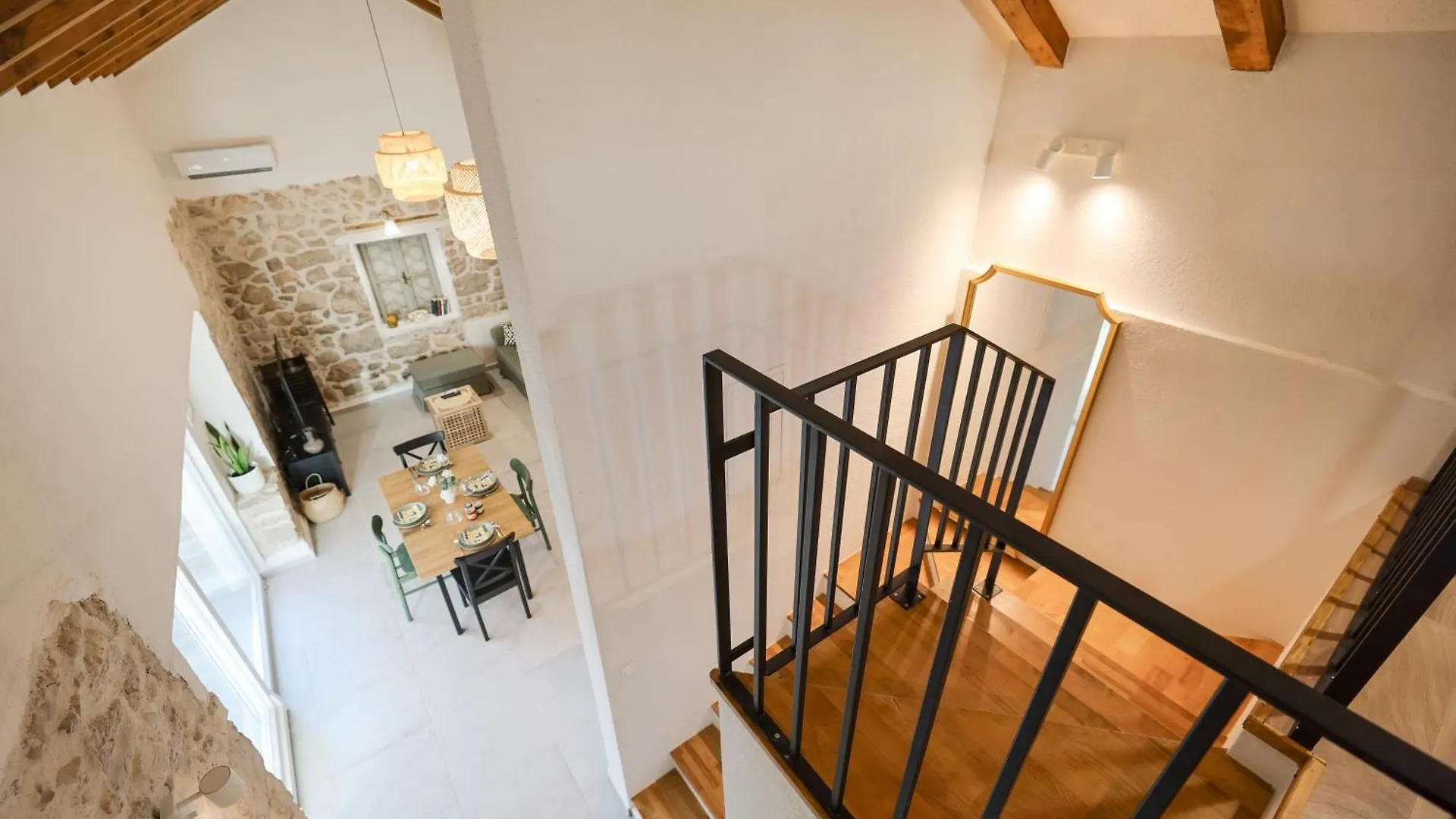 فيلا Stone House Lole Ražanac بيت للعطل
